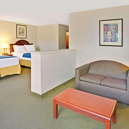 Days Inn & Suites By Wyndham Laurel Near Fort Meade Exterior foto